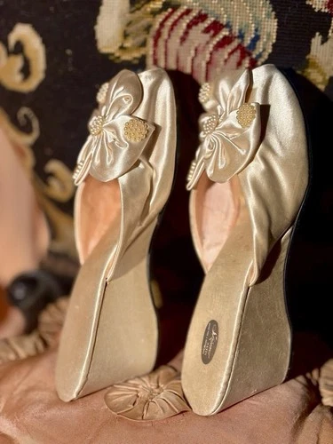 1940s/50s Ivory Satin Pearl Peep-Toe Bridal Boudoir Slippers, Size 5-5.5 Narrow